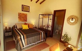Pura Vida Guest House
